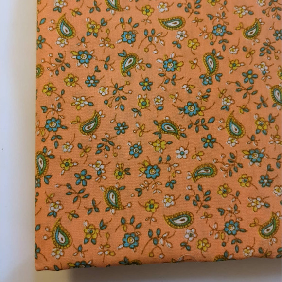 Vintage 1960's Funky Paisley Floral Fabric Salmon Orange 44" by 76" Cotton Woven - Picture 5 of 7
